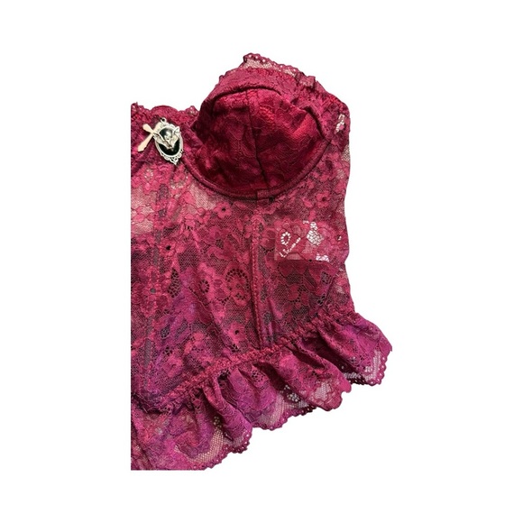 Lace Bustier in Rich Burgundy with Bat & Cross Pendant - Picture 4 of 8